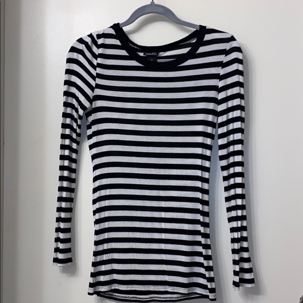 striped long sleeve, black and white
